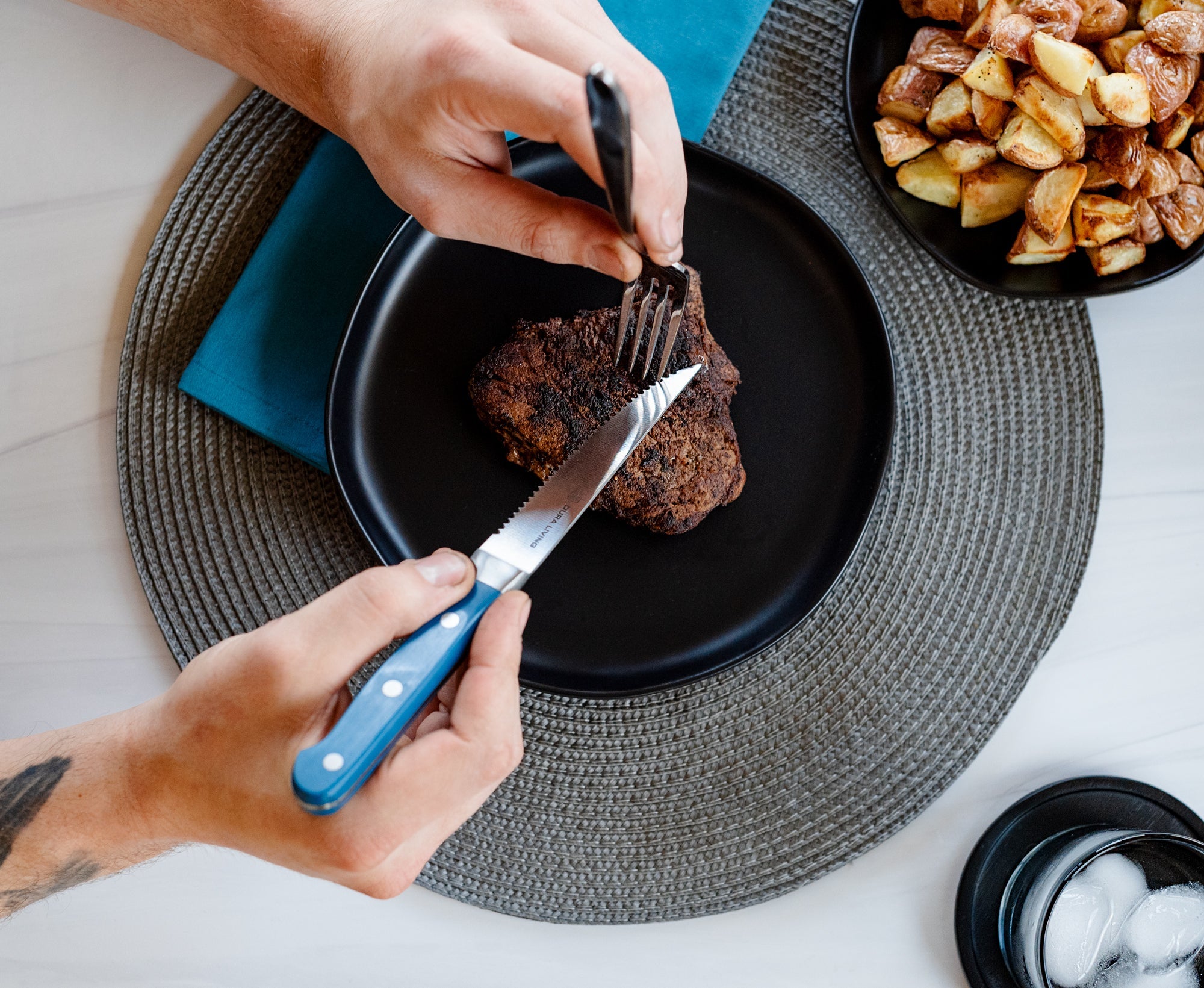 Superior Set of 4 Steak Knives - Royal Blue